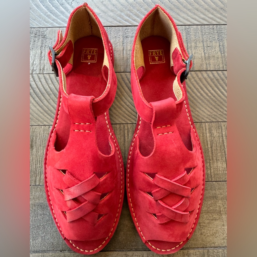FRYE Women’s Pep-Toe Flat Sandals (Size 11) Preowned condition/NEW without tags.